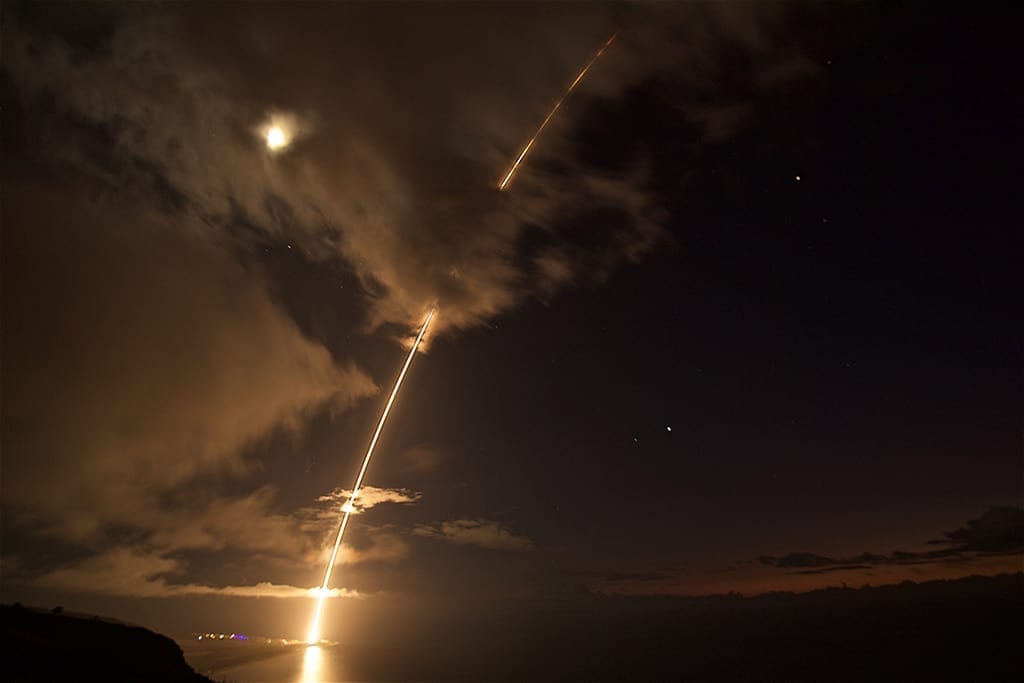 Raytheon SM-6 Successfully Intercepts Ballistic Missile | Defense Media ...